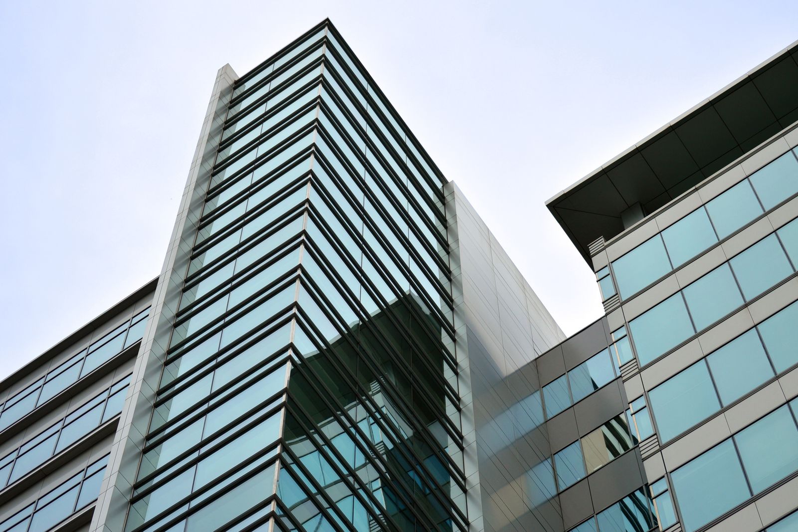 Gedung kaca bertingkat